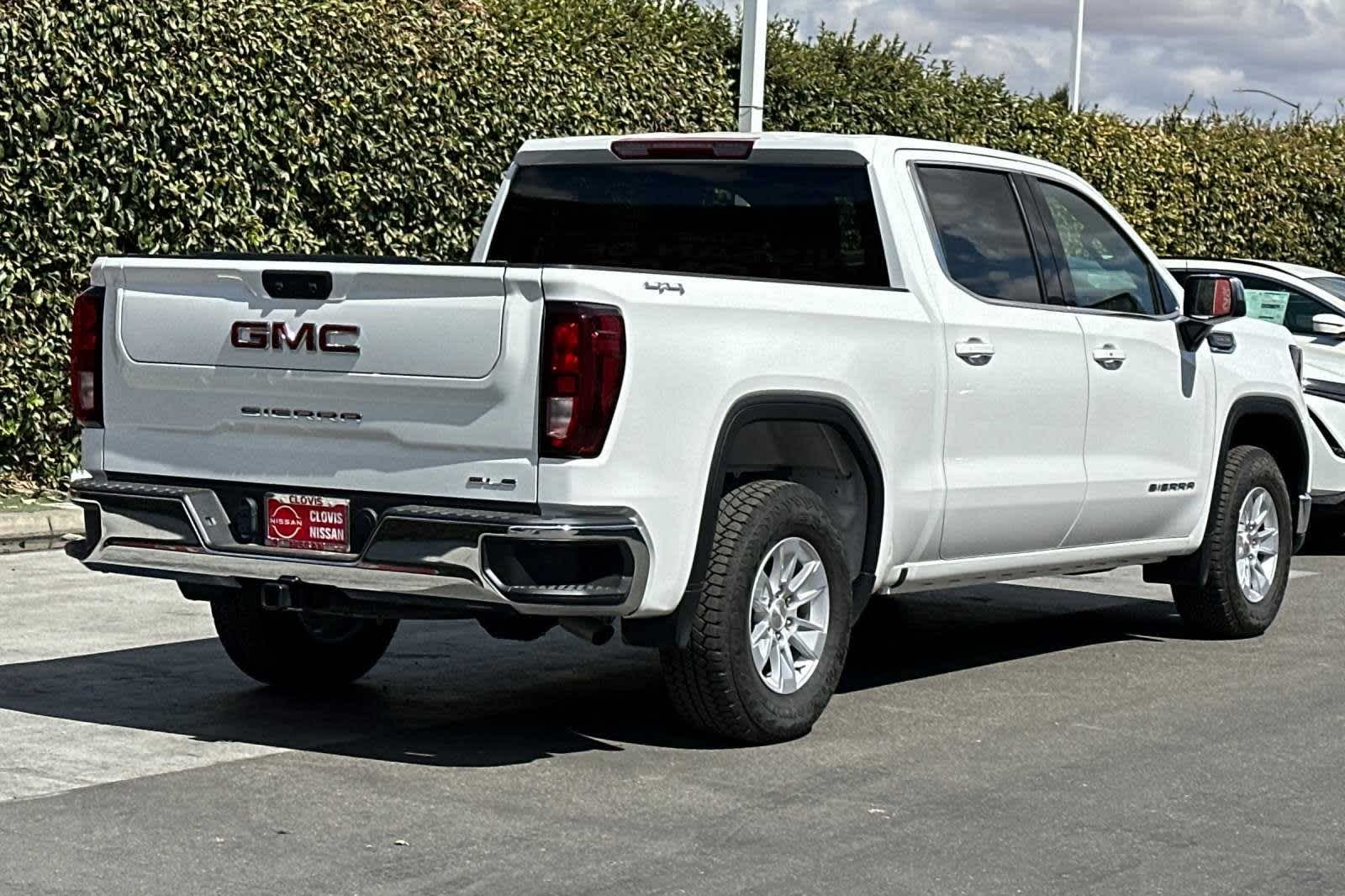 2023 GMC Sierra 1500 SLE 4WD Crew Cab 147 3