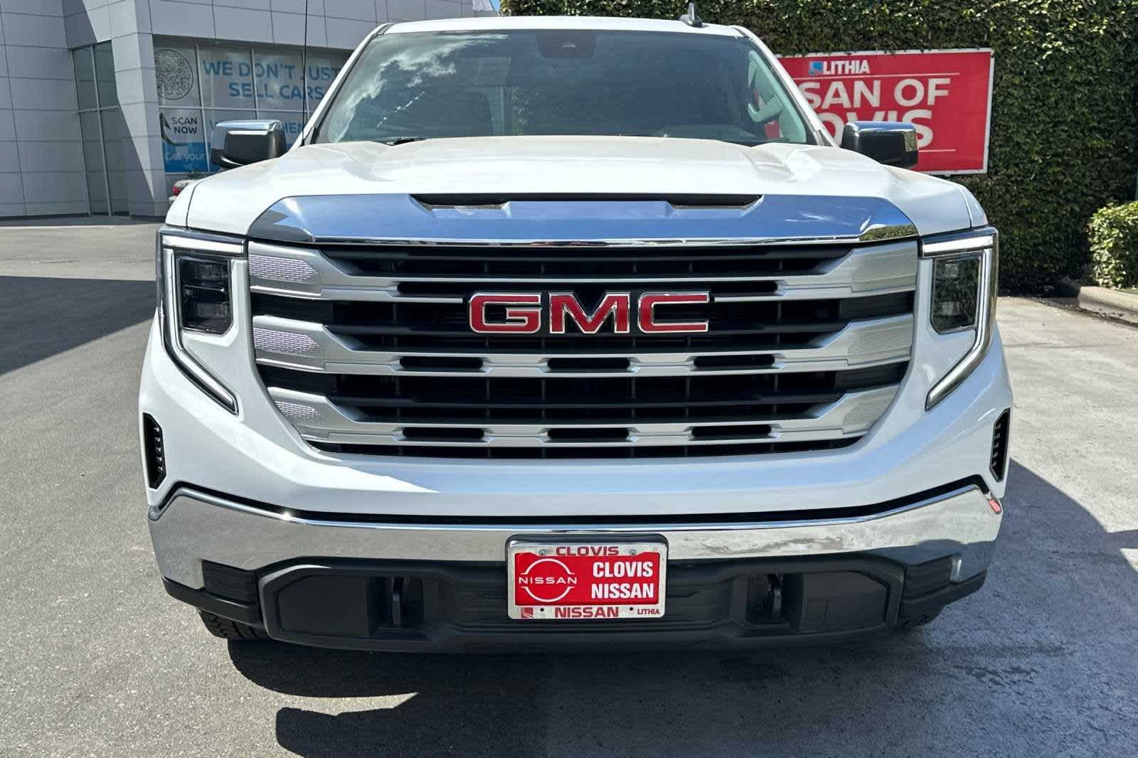 2023 GMC Sierra 1500 SLE 4WD Crew Cab 147 11