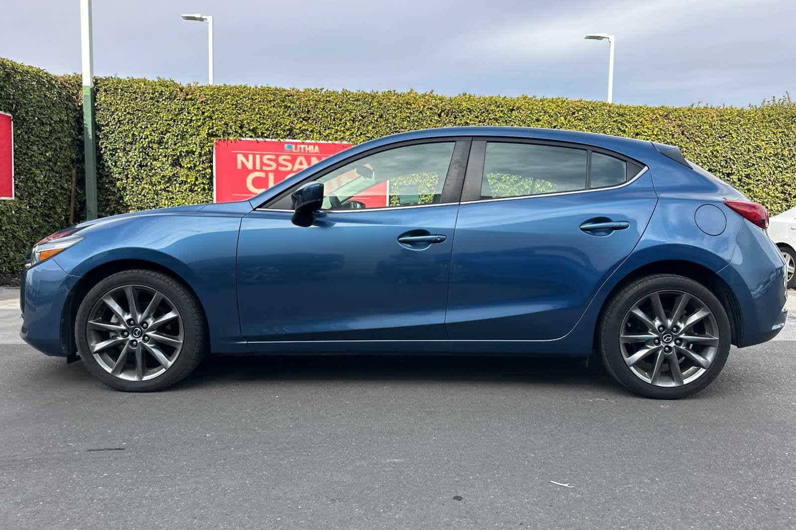 2018 Mazda Mazda3 5-Door Touring 6