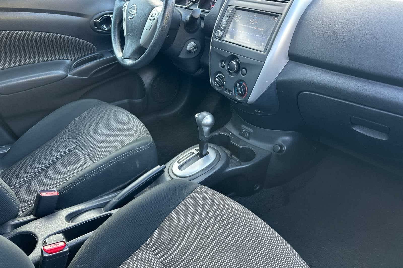 2019 Nissan Versa SV 18