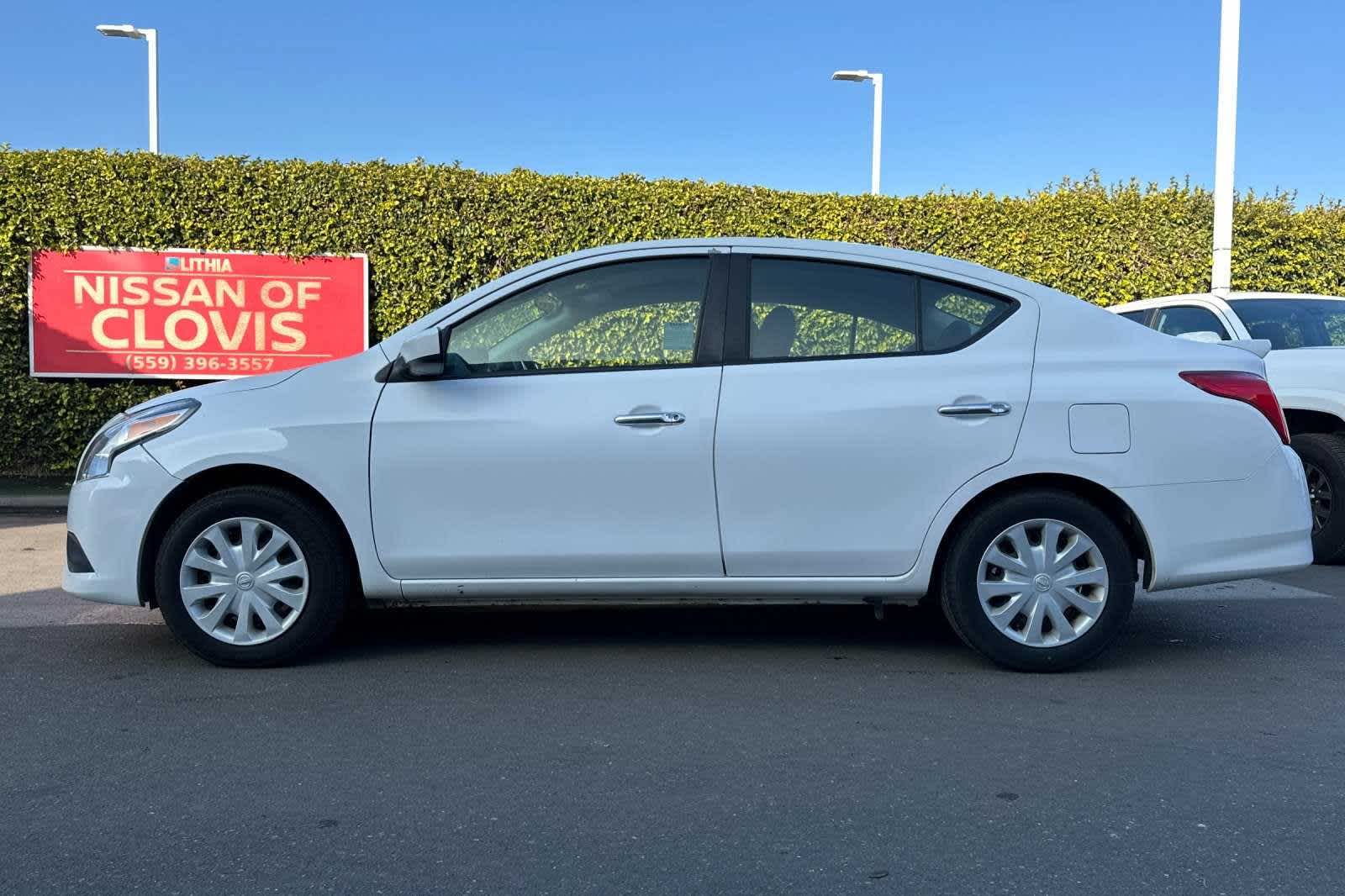 2019 Nissan Versa SV 6