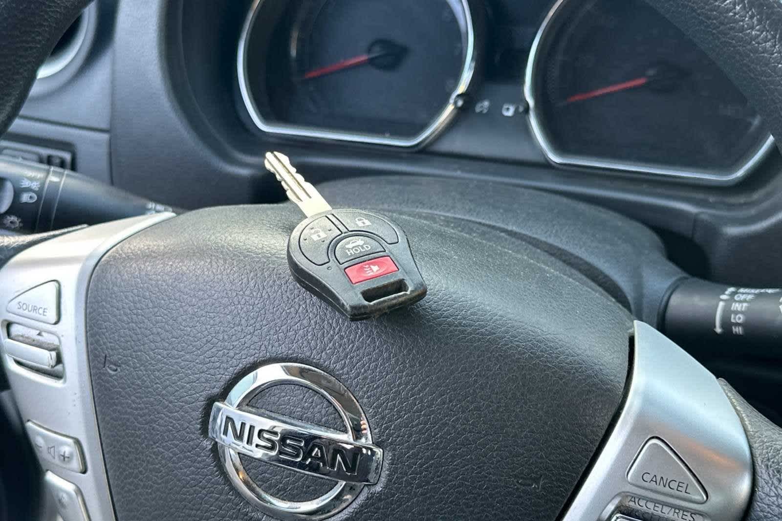 2019 Nissan Versa SV 27