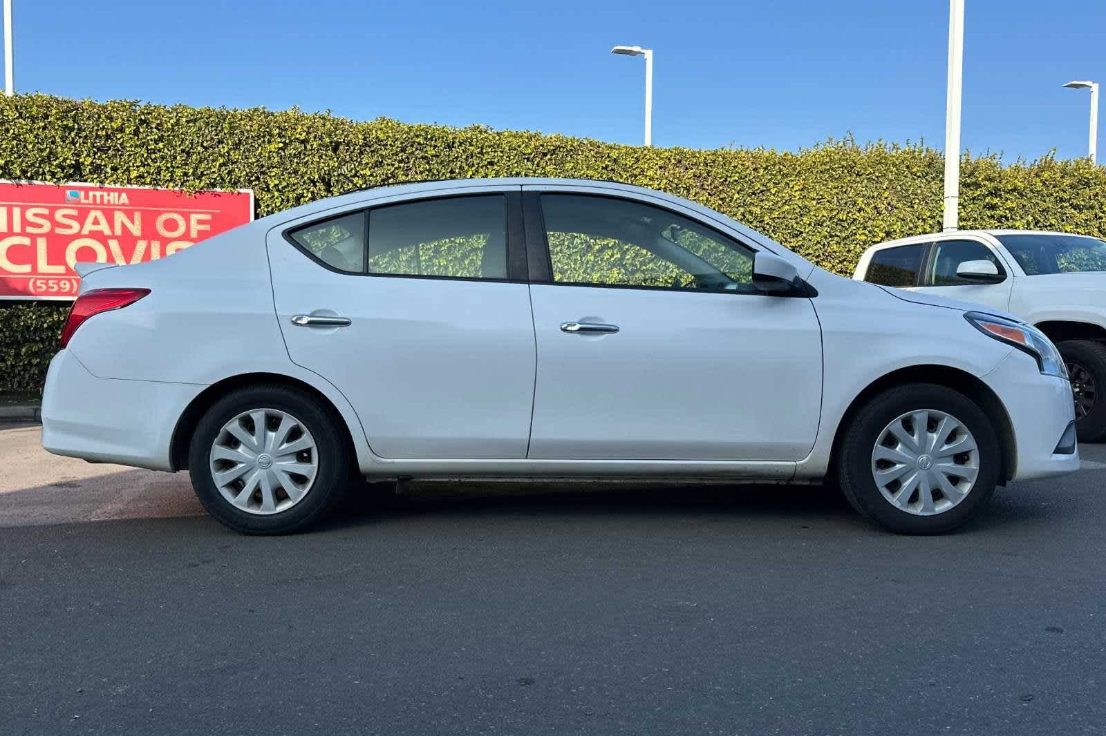 2019 Nissan Versa SV 9