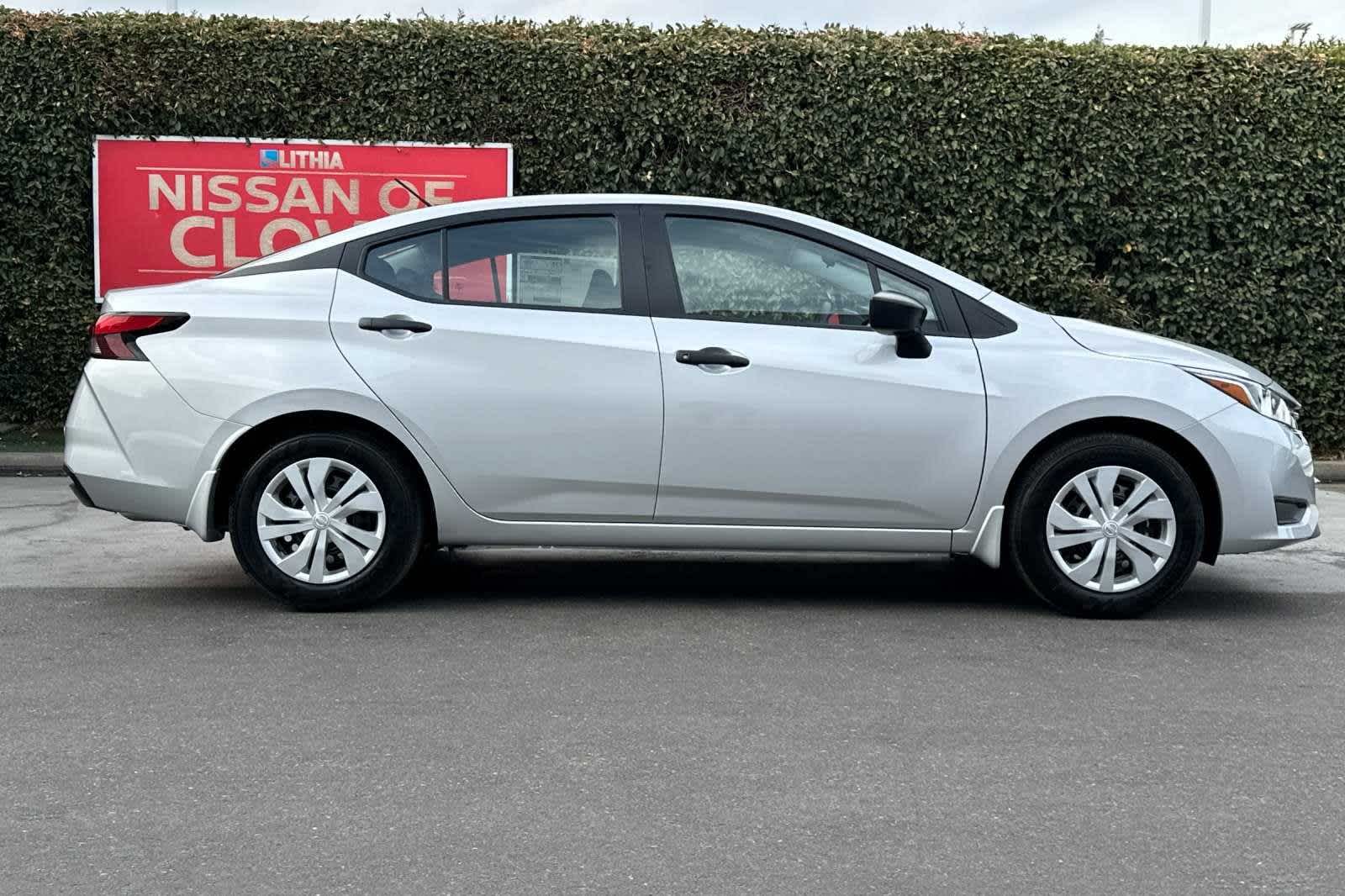 2024 Nissan Versa S 9