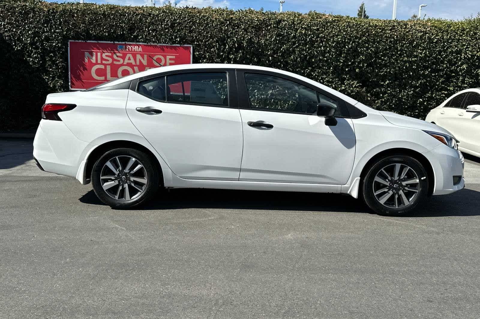 2024 Nissan Versa S 9