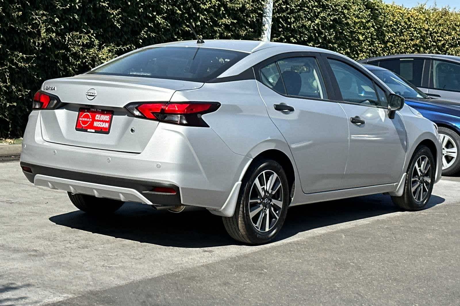 2024 Nissan Versa S 3