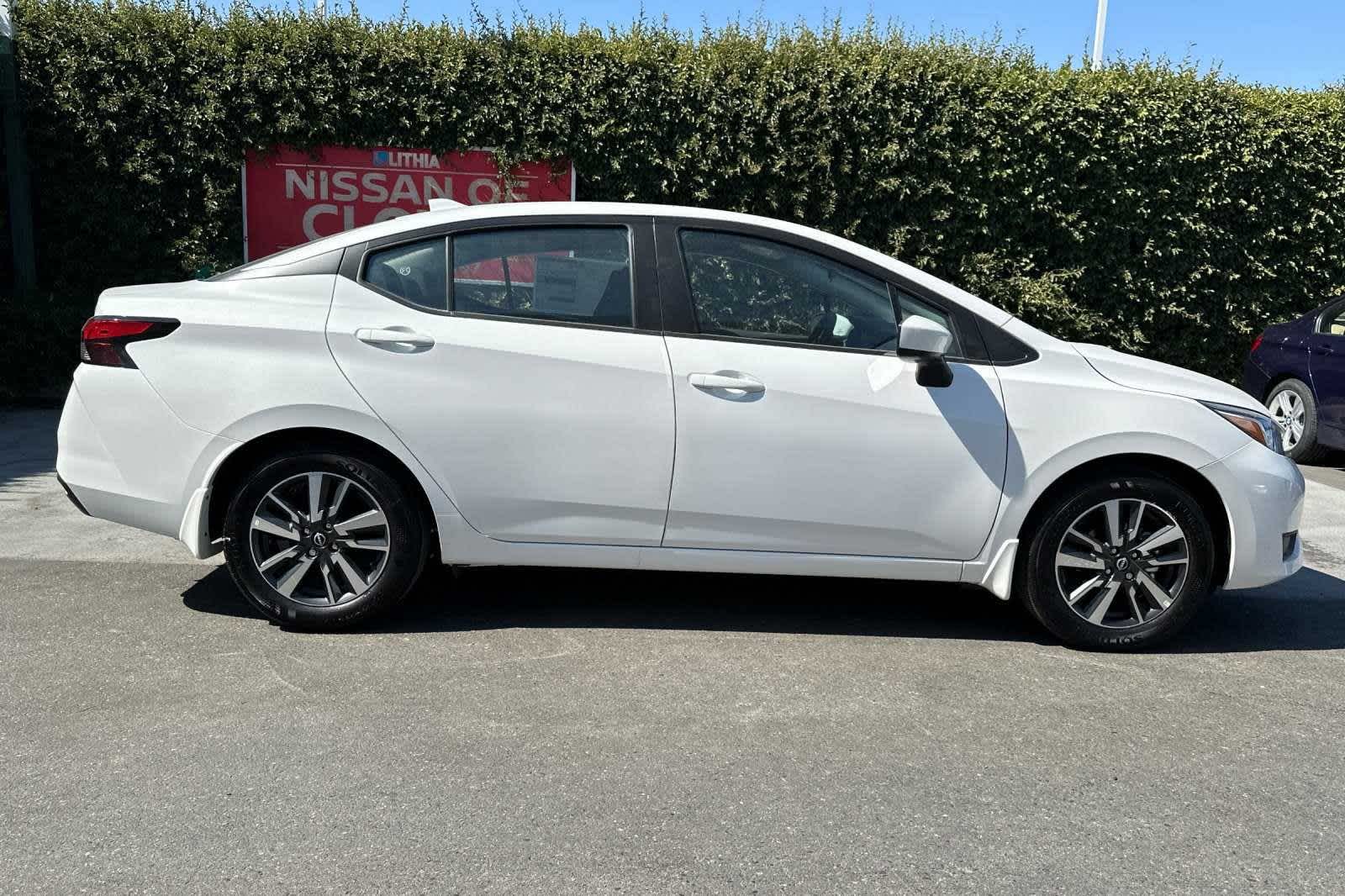 2024 Nissan Versa SV 9