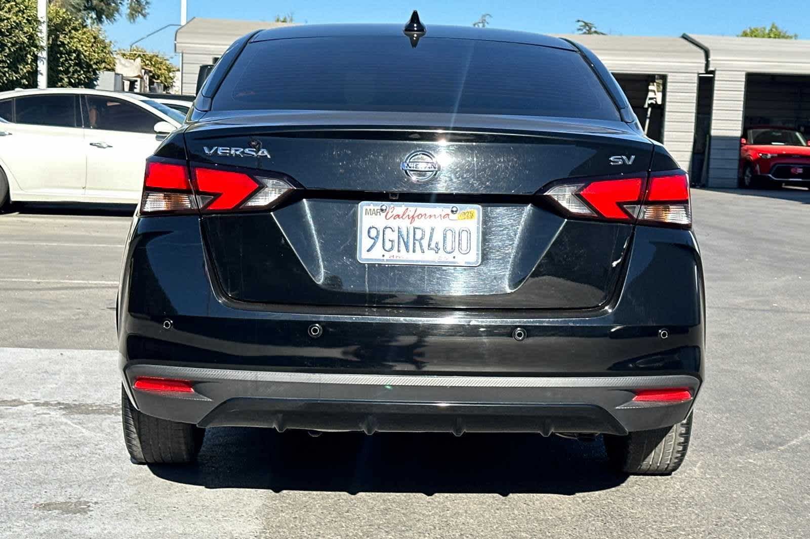 2021 Nissan Versa SV 8