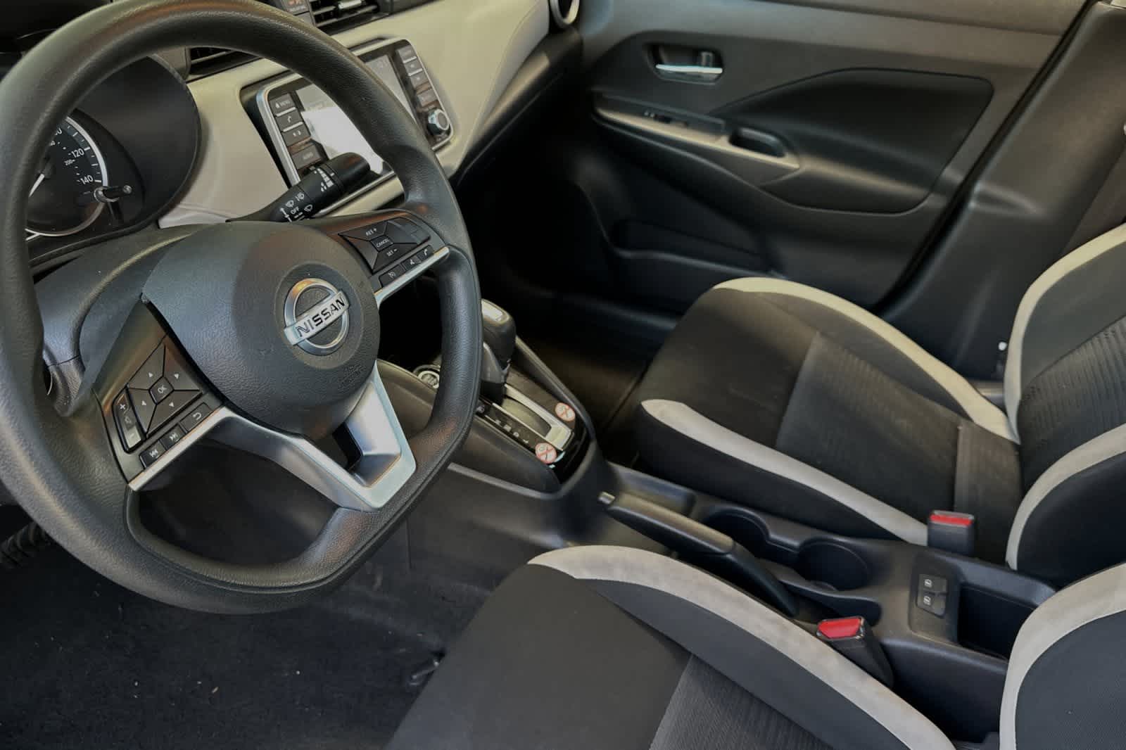 2021 Nissan Versa SV 14