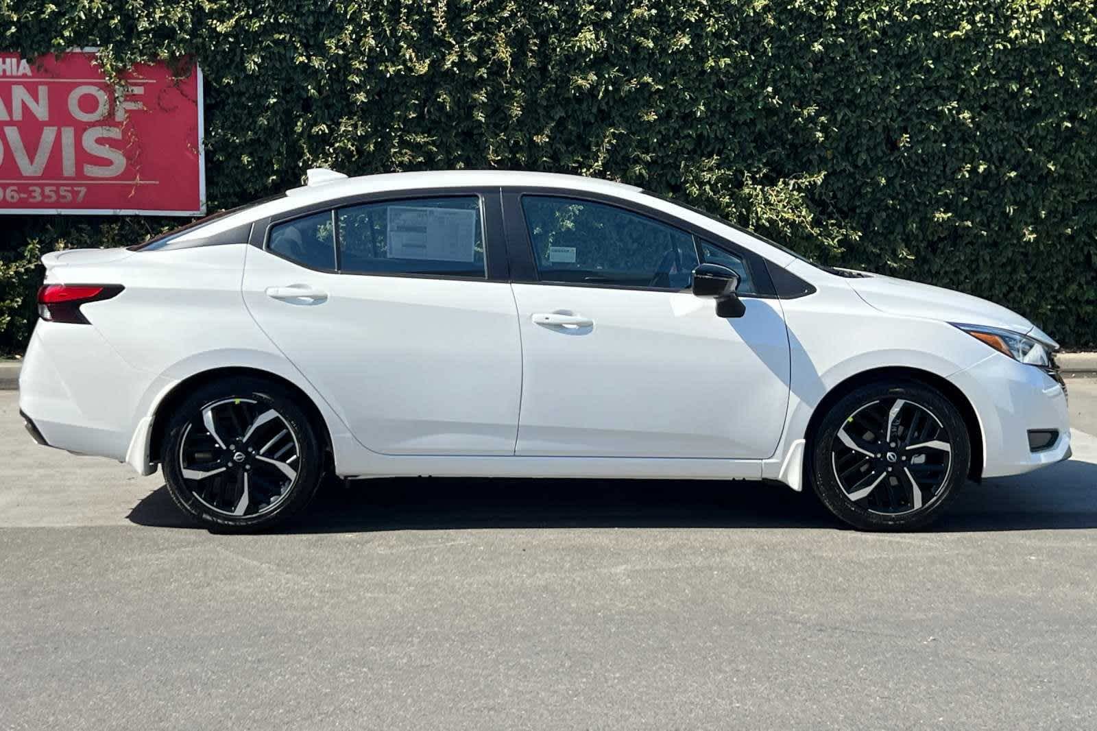 2024 Nissan Versa SR 9