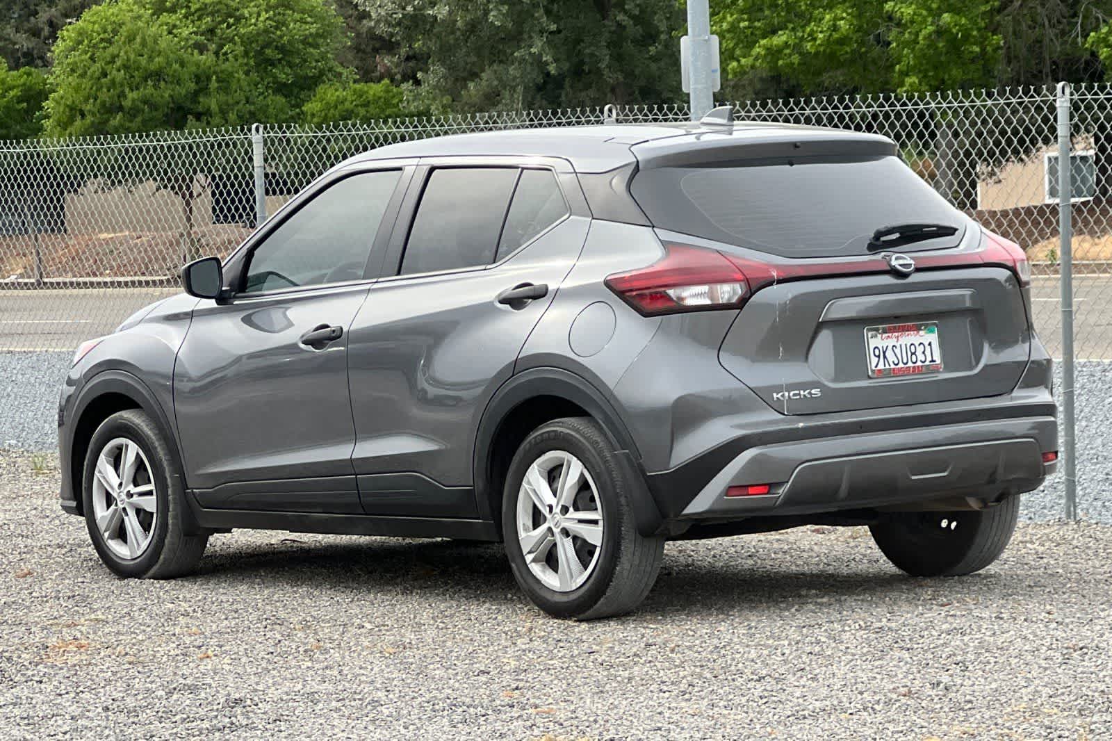 View vehicle photo 7