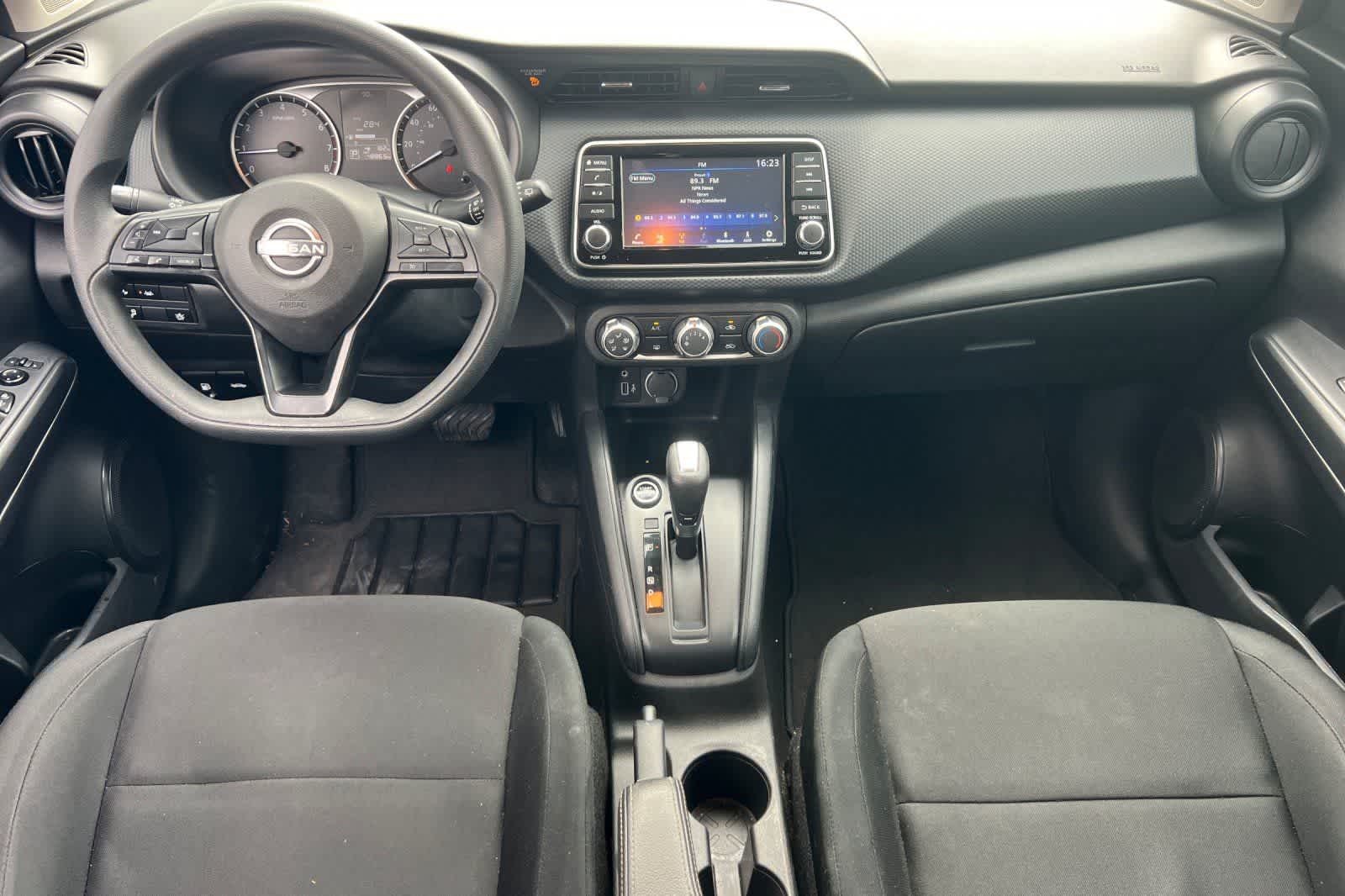 View vehicle photo 4