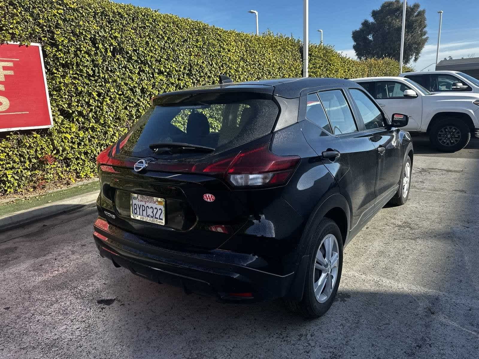 2021 Nissan Kicks S 10