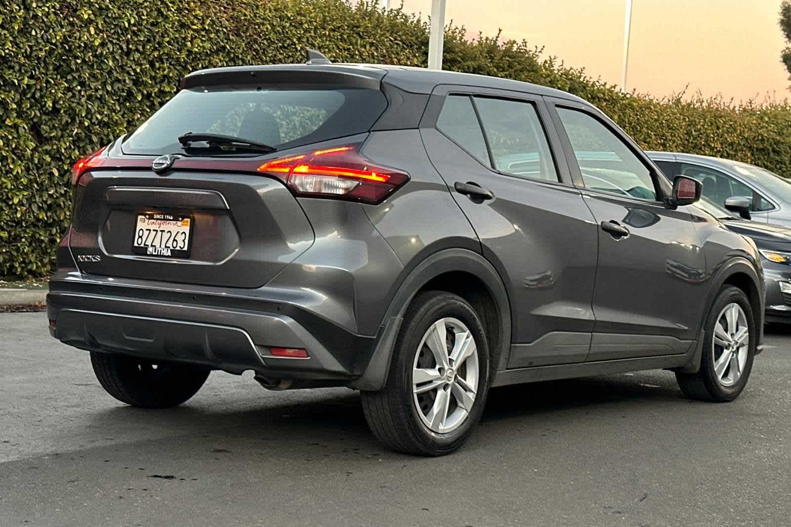 2022 Nissan Kicks S 3