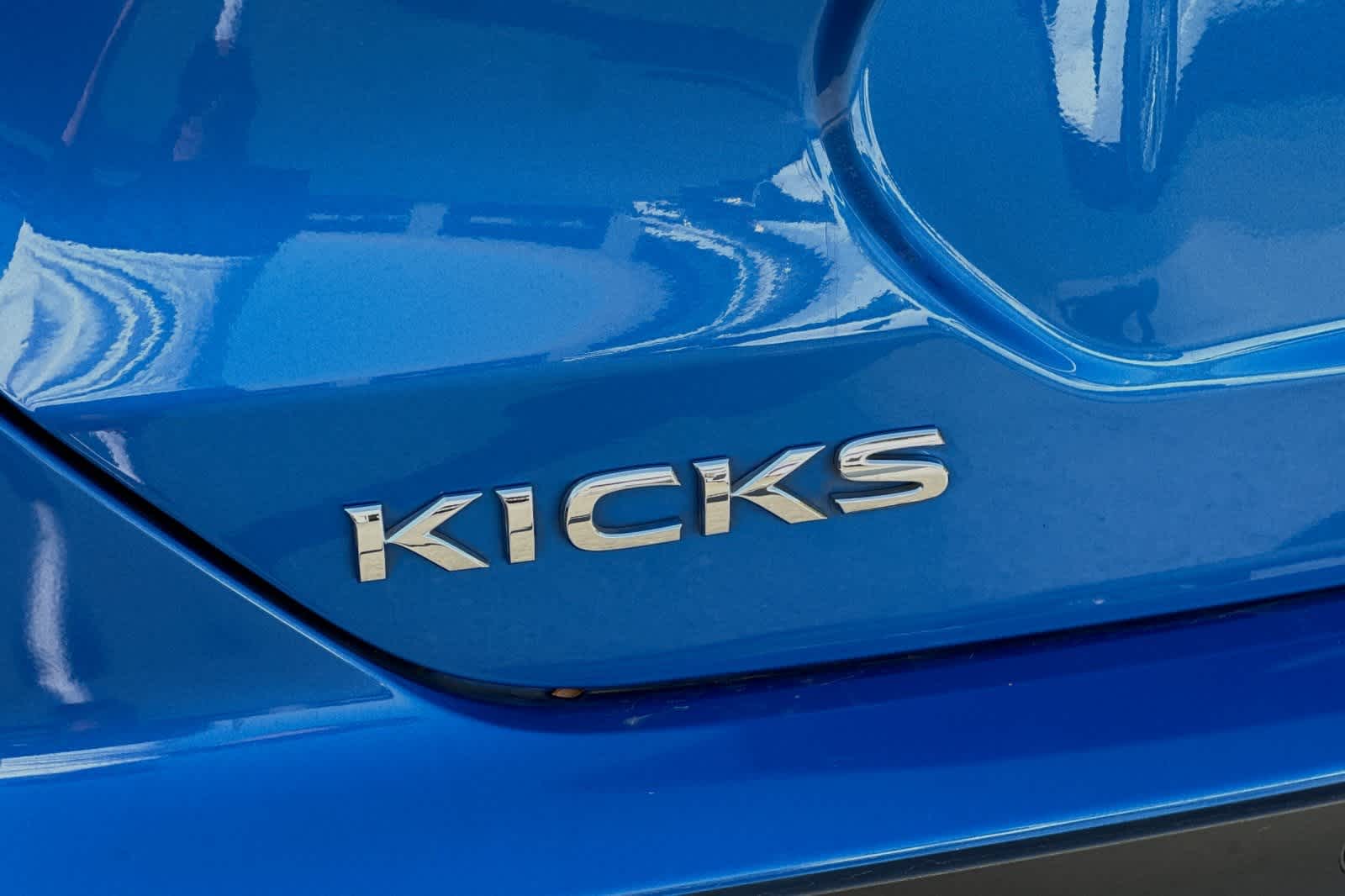 2022 Nissan Kicks S 12