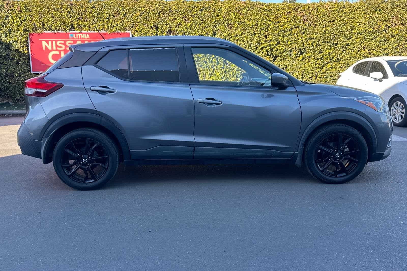 2020 Nissan Kicks SV 9