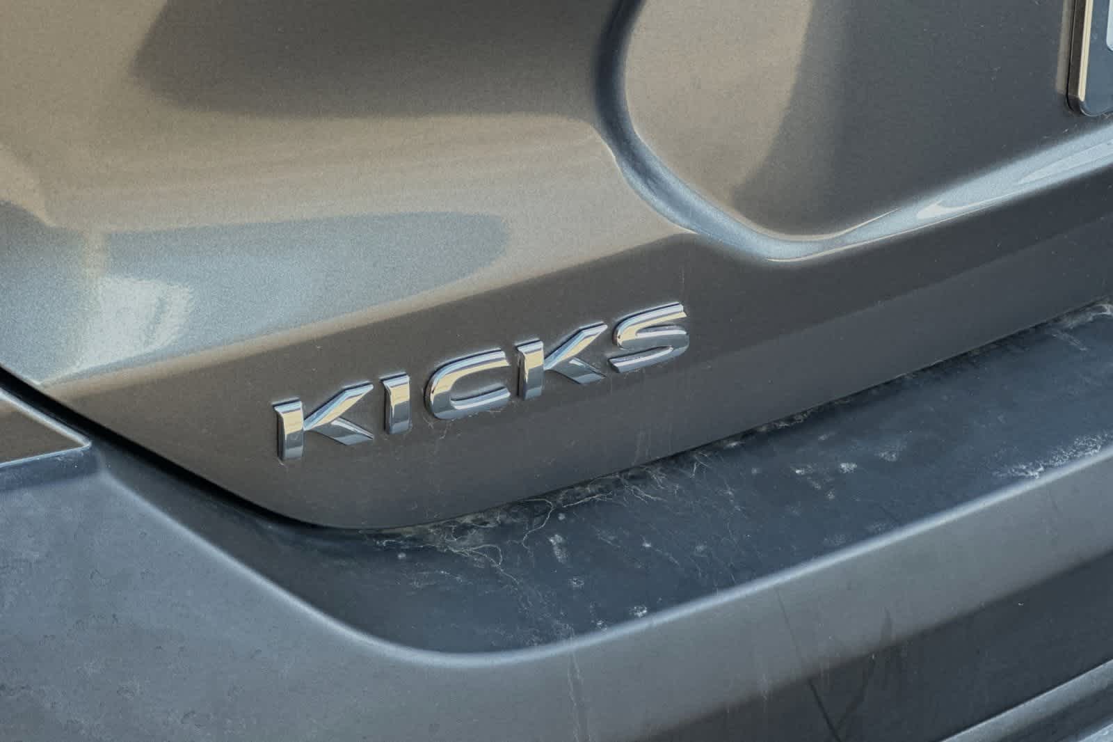 2020 Nissan Kicks SV 13