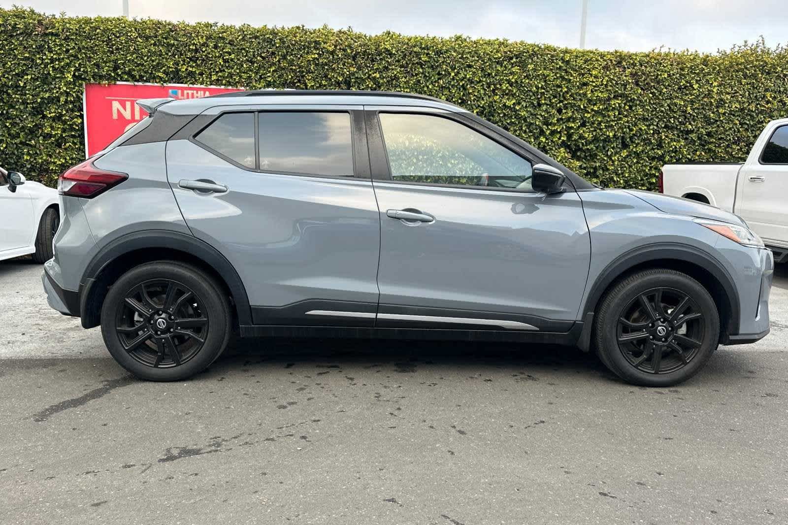 2021 Nissan Kicks SR 9