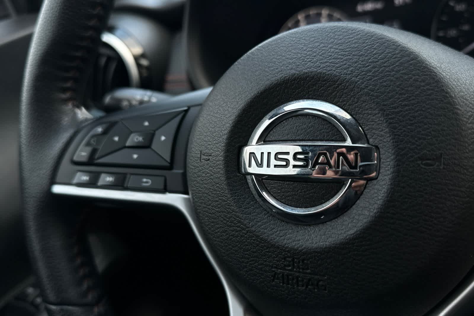 2021 Nissan Kicks SR 28