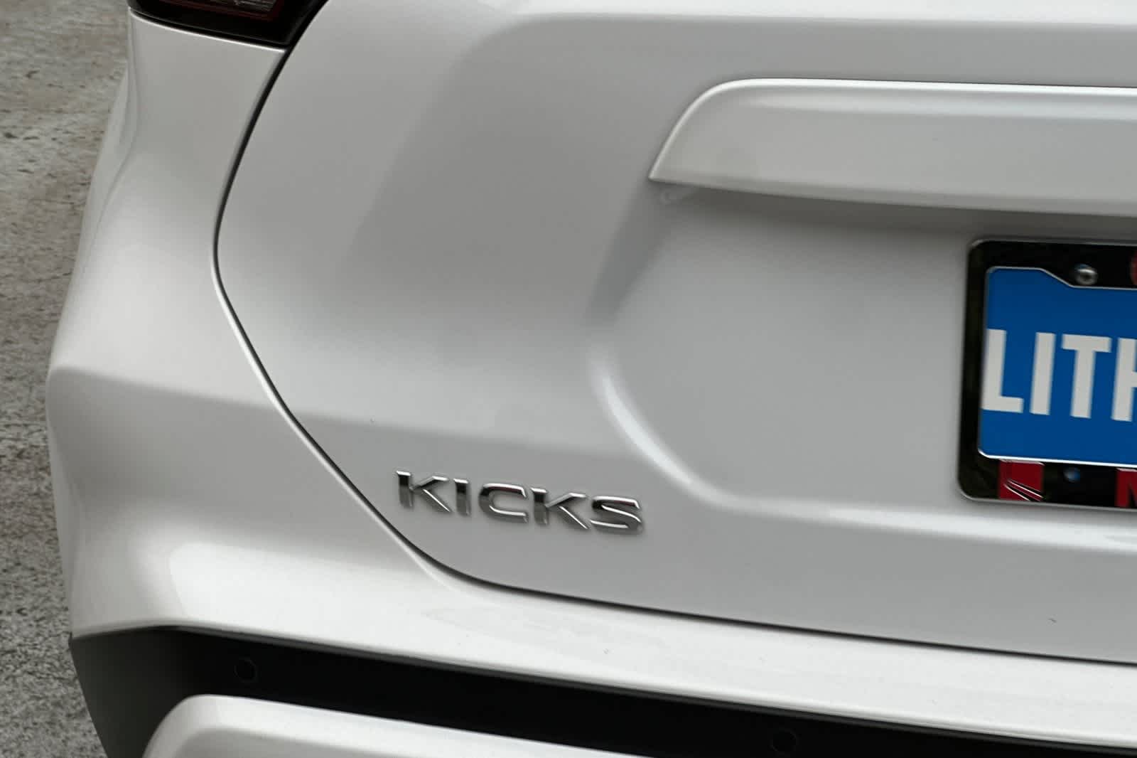 2024 Nissan Kicks SR 13