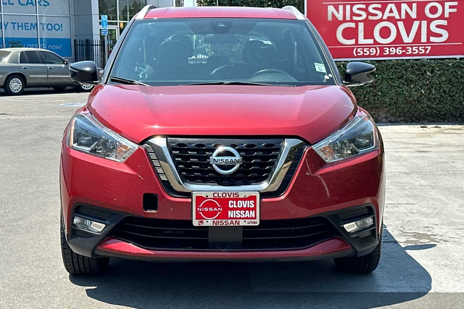 2020 Nissan Kicks SR 12