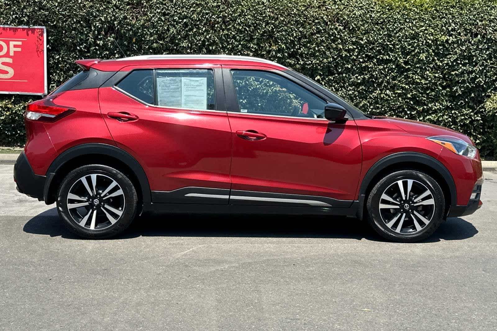 2020 Nissan Kicks SR 10