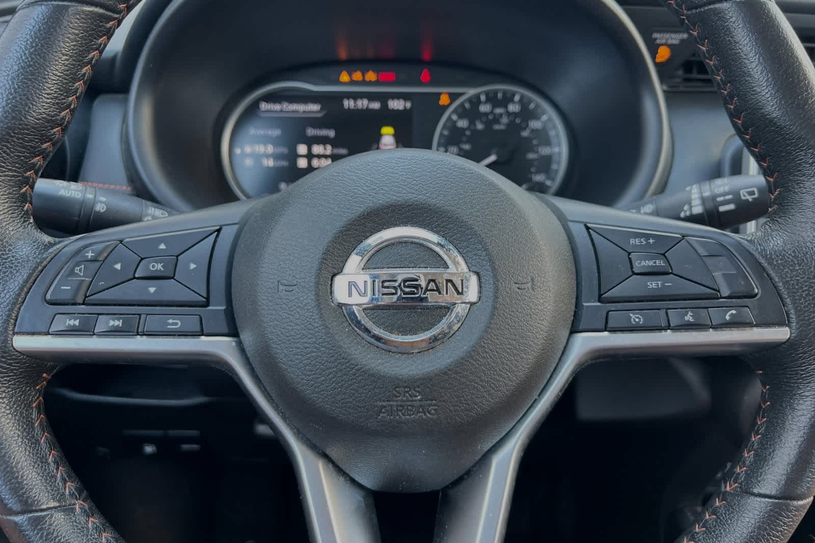 2020 Nissan Kicks SR 27