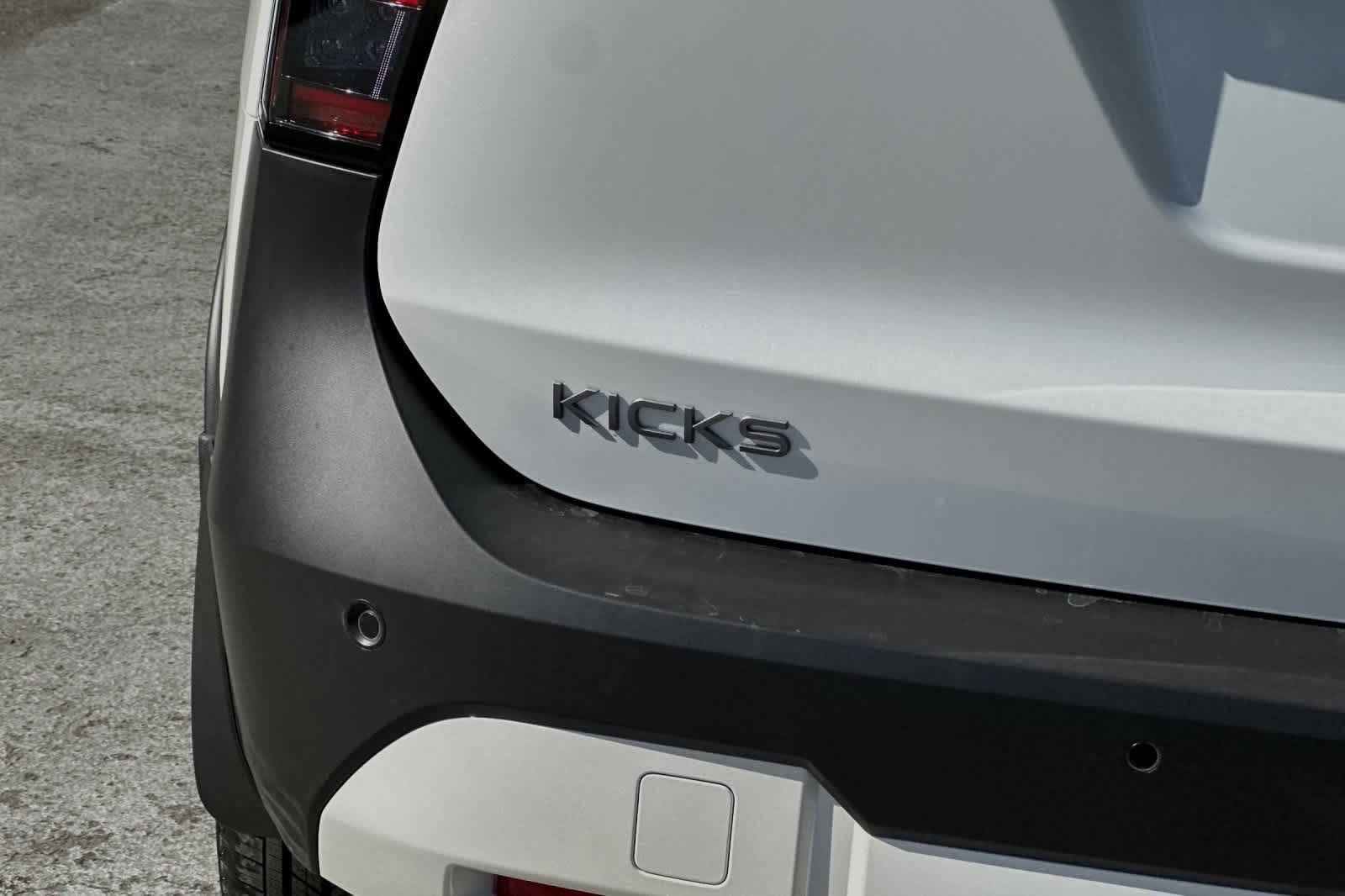 2025 Nissan Kicks SV 13