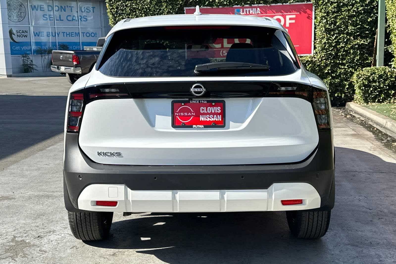 2025 Nissan Kicks SV 8