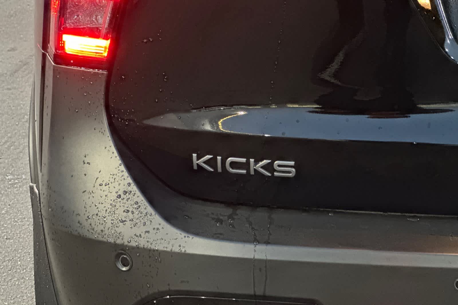 2025 Nissan Kicks SV 13