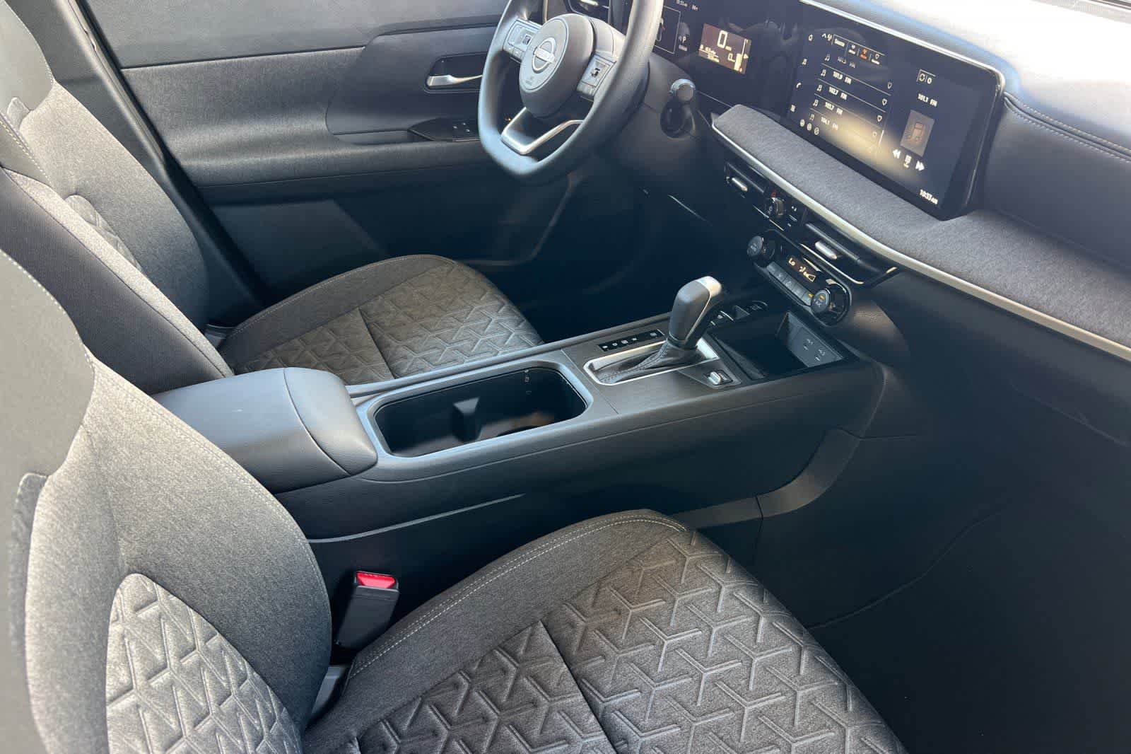 2026 Nissan KICKS SV - Photo 17