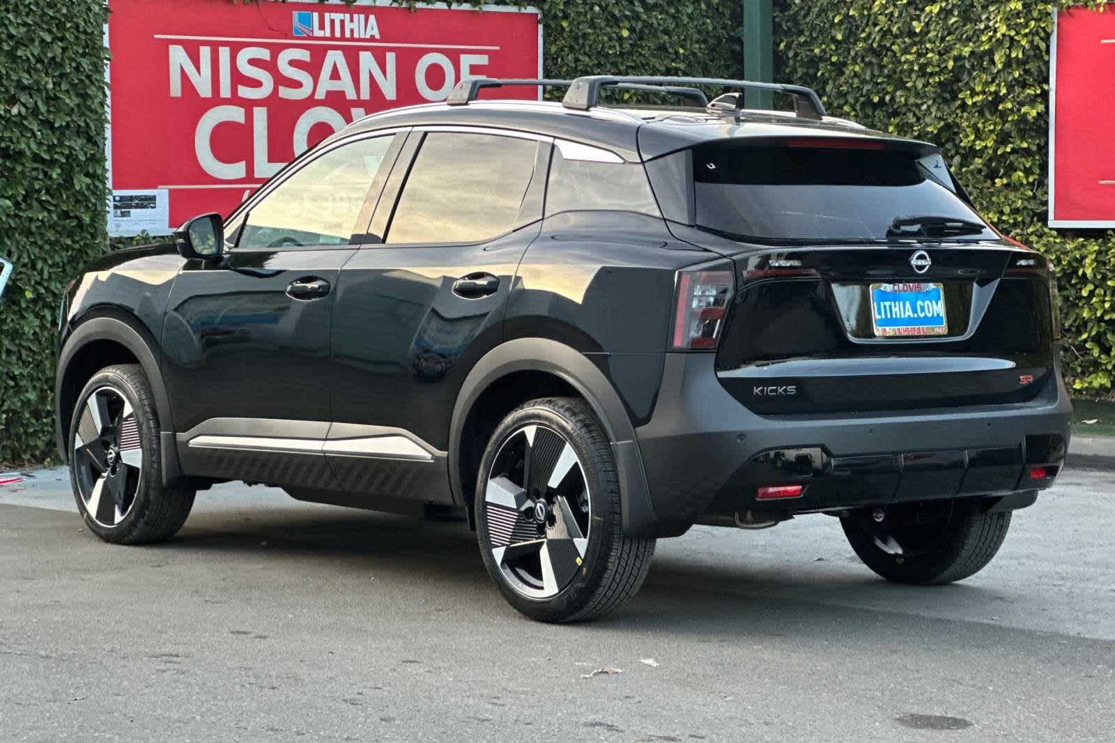 2025 Nissan Kicks SR 7