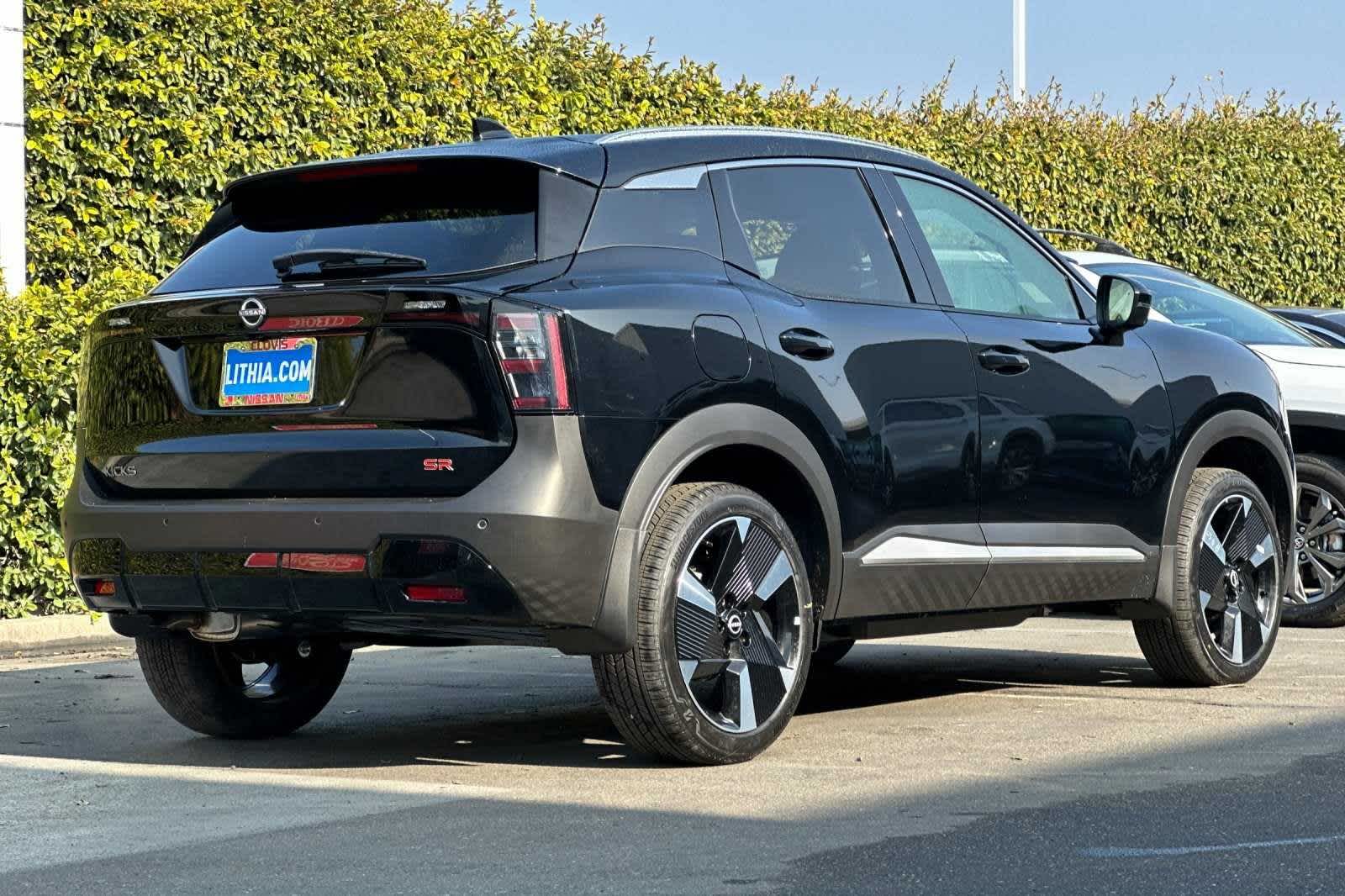 2025 Nissan Kicks SR 3