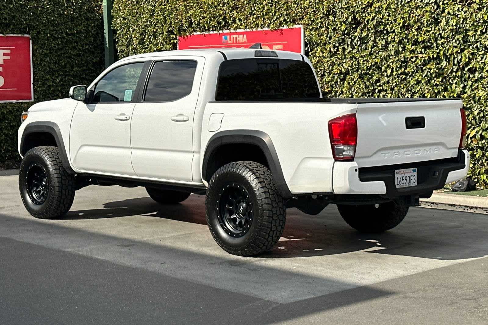 2017 Toyota Tacoma TRD Off Road Double Cab 5 Bed V6 4x2 AT 7