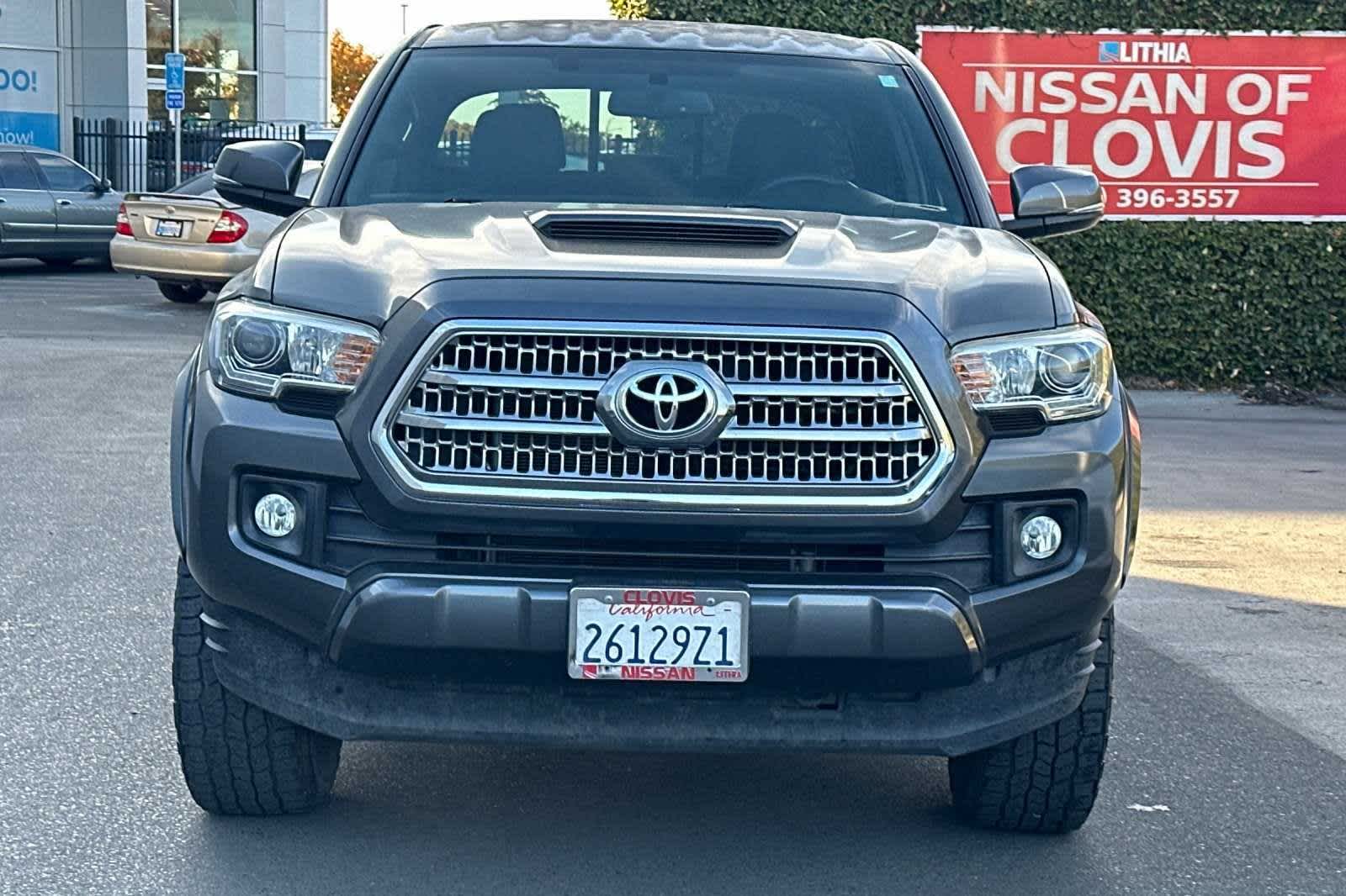 2016 Toyota Tacoma TRD Sport 2WD Double Cab V6 AT 11