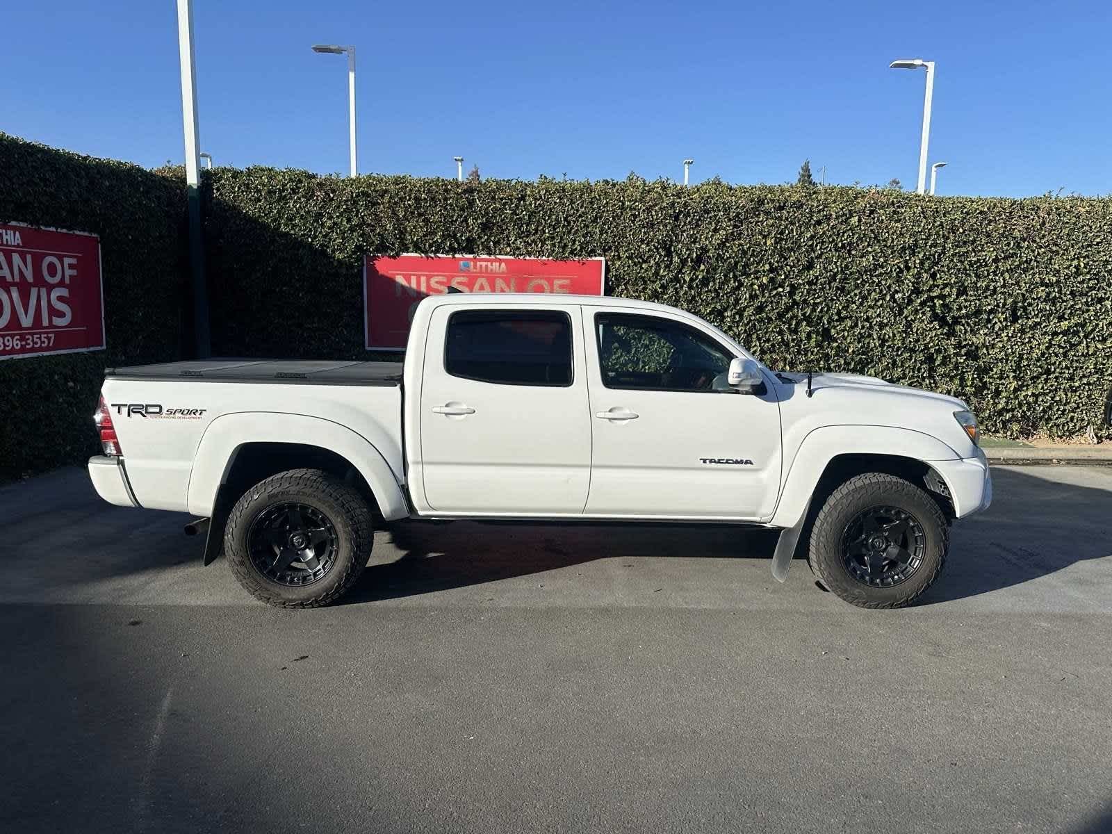 2015 Toyota Tacoma PreRunner 2WD Double Cab V6 AT 8