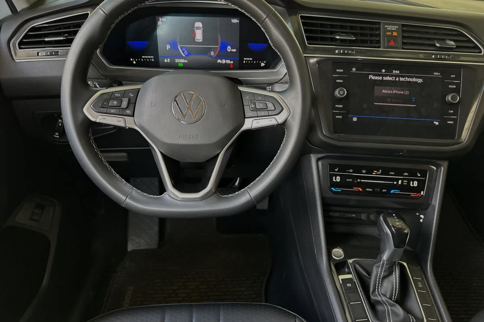 2022 Volkswagen Tiguan SE 17