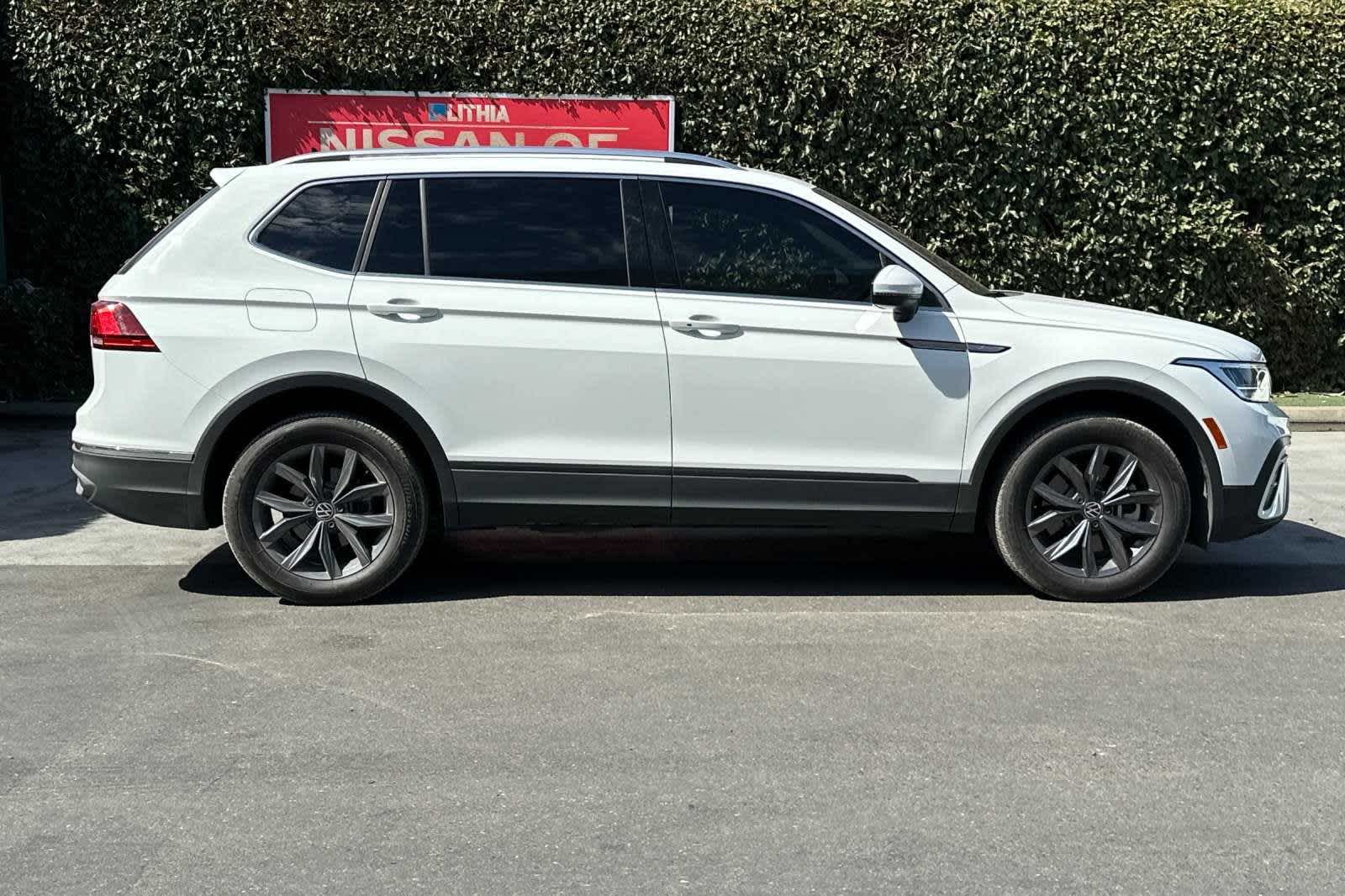 2022 Volkswagen Tiguan SE 9