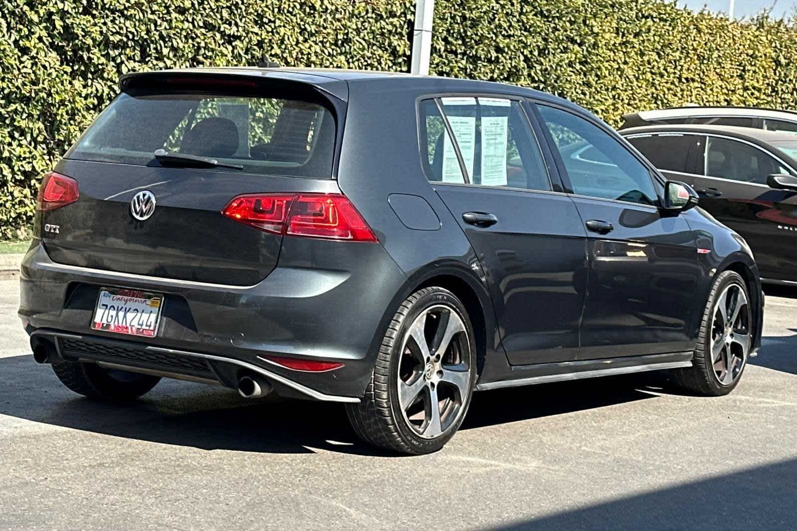 2015 Volkswagen Golf GTI Autobahn 3