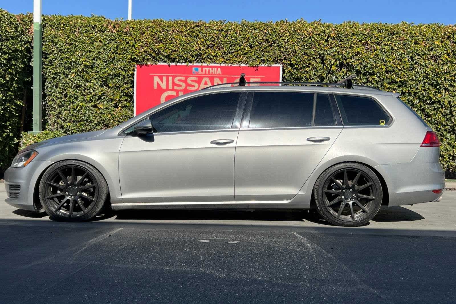 2015 Volkswagen Golf SportWagen TDI S 6