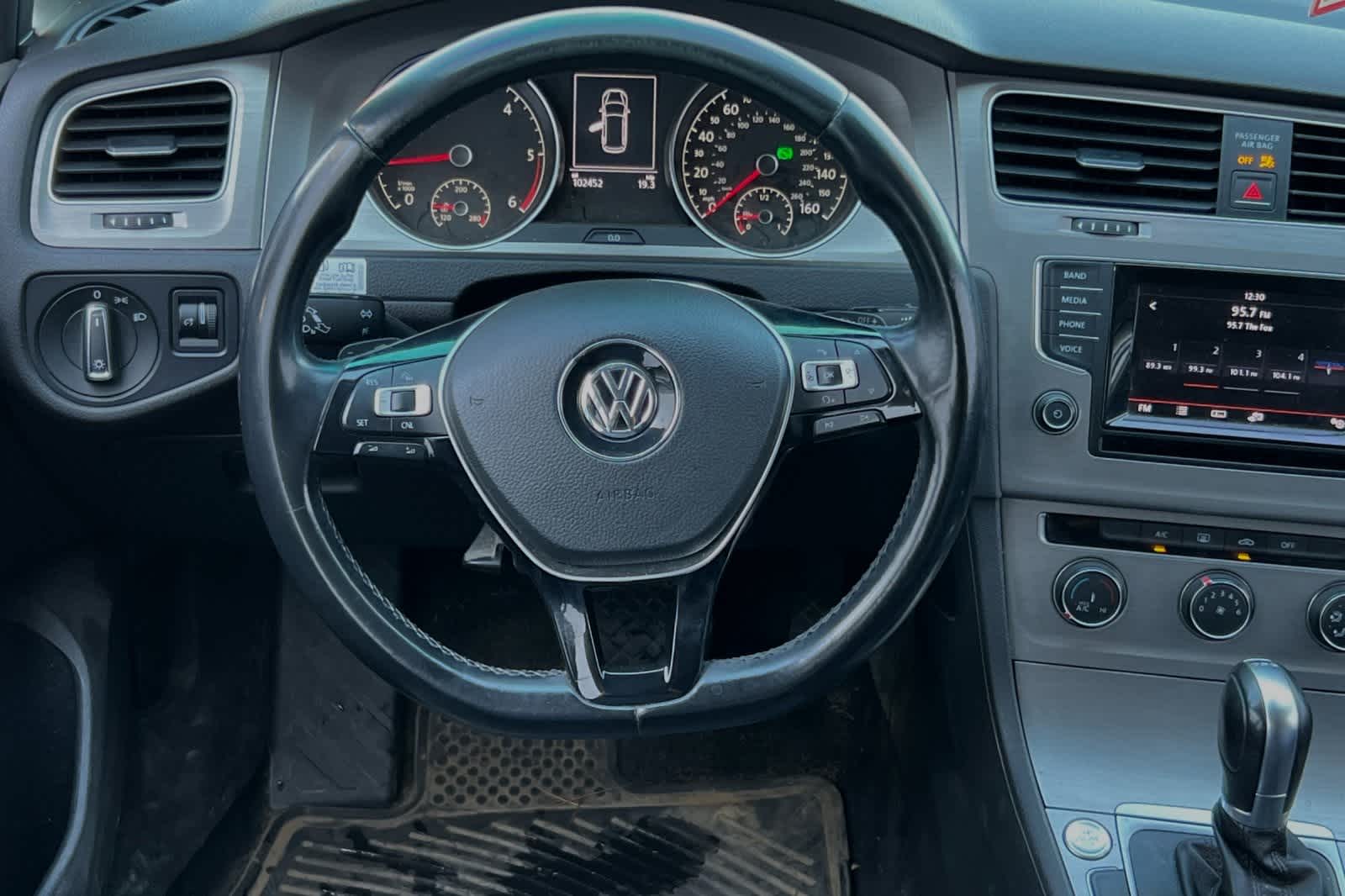 2015 Volkswagen Golf SportWagen TDI S 17