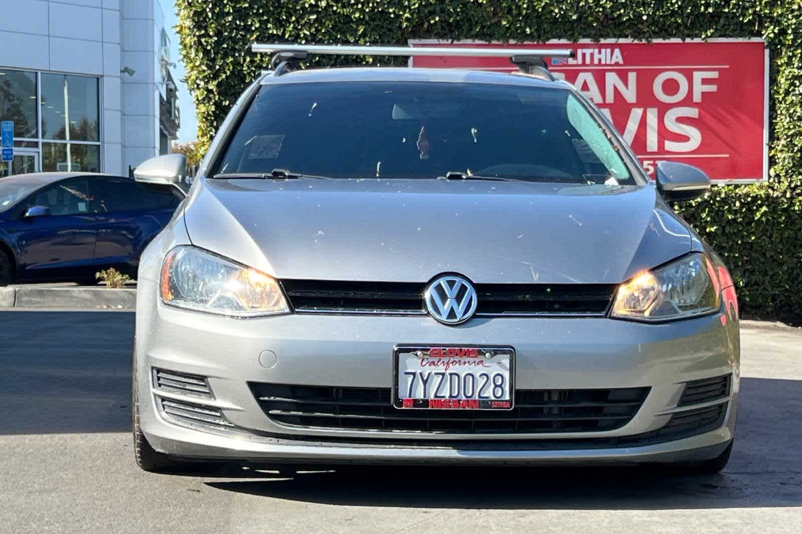 2015 Volkswagen Golf SportWagen TDI S 11