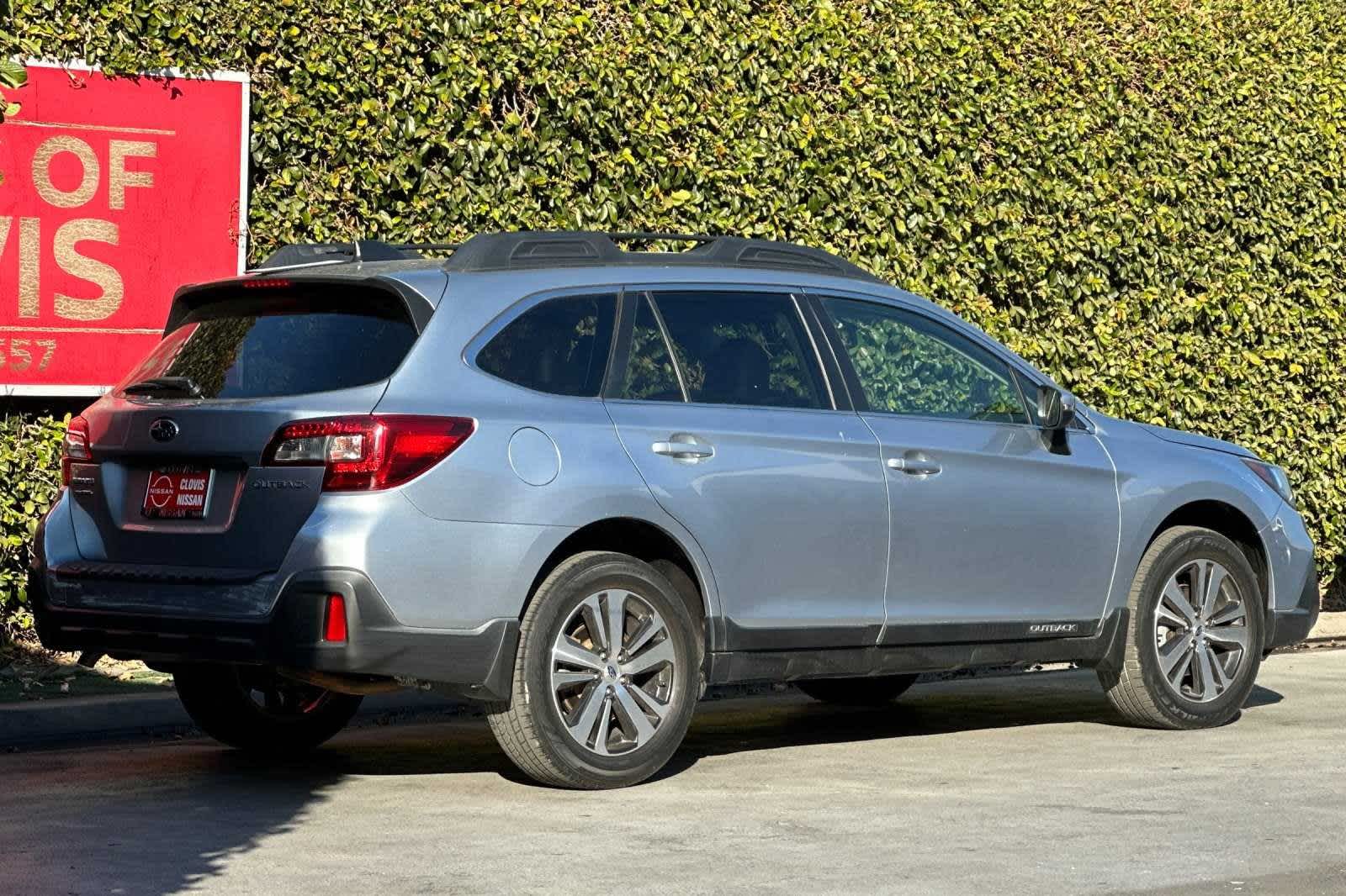 2018 Subaru Outback Limited 3