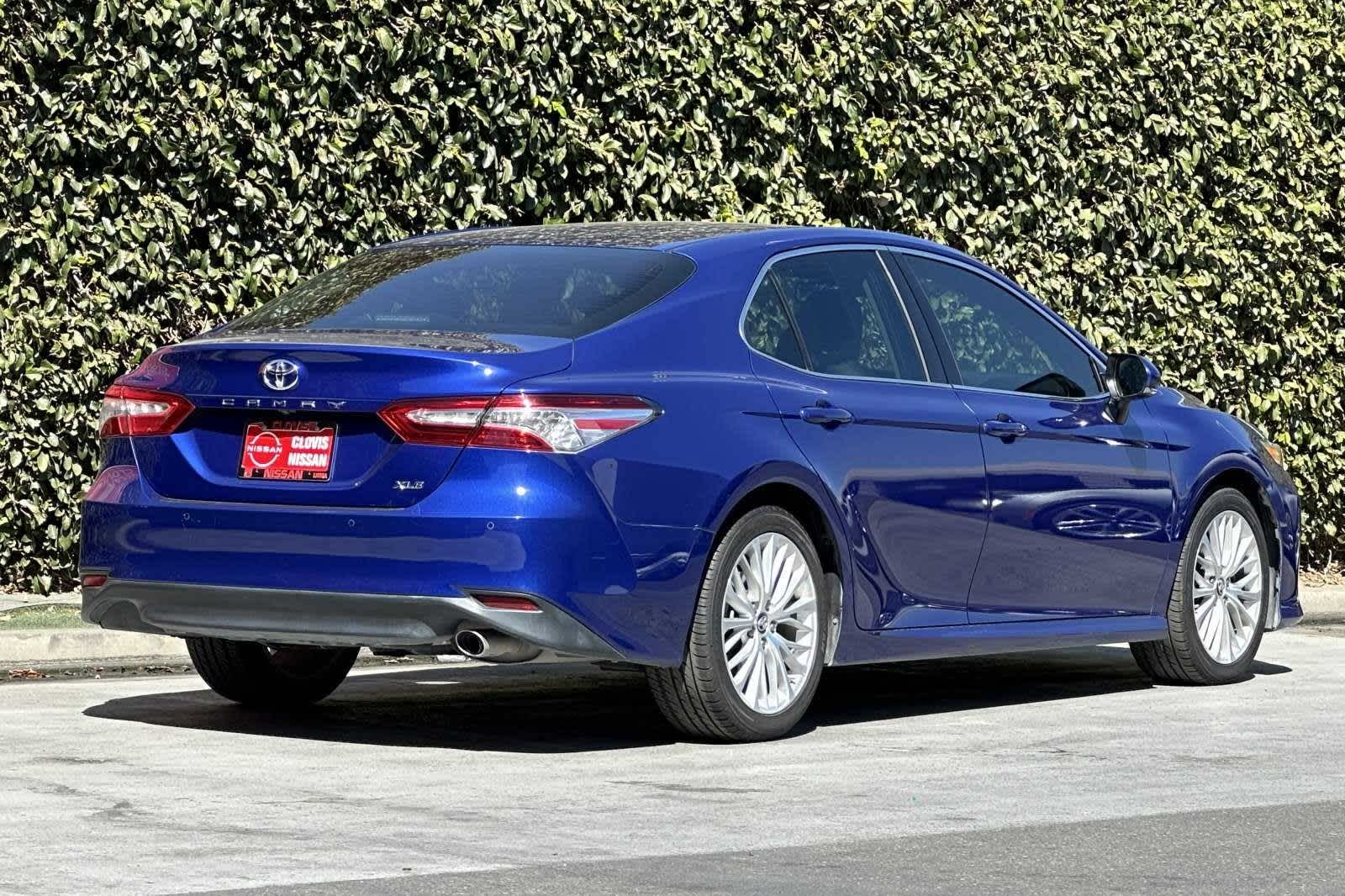 2018 Toyota Camry XLE 3