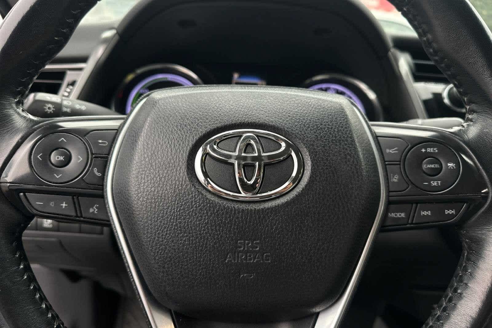 2019 Toyota Camry Hybrid SE 25