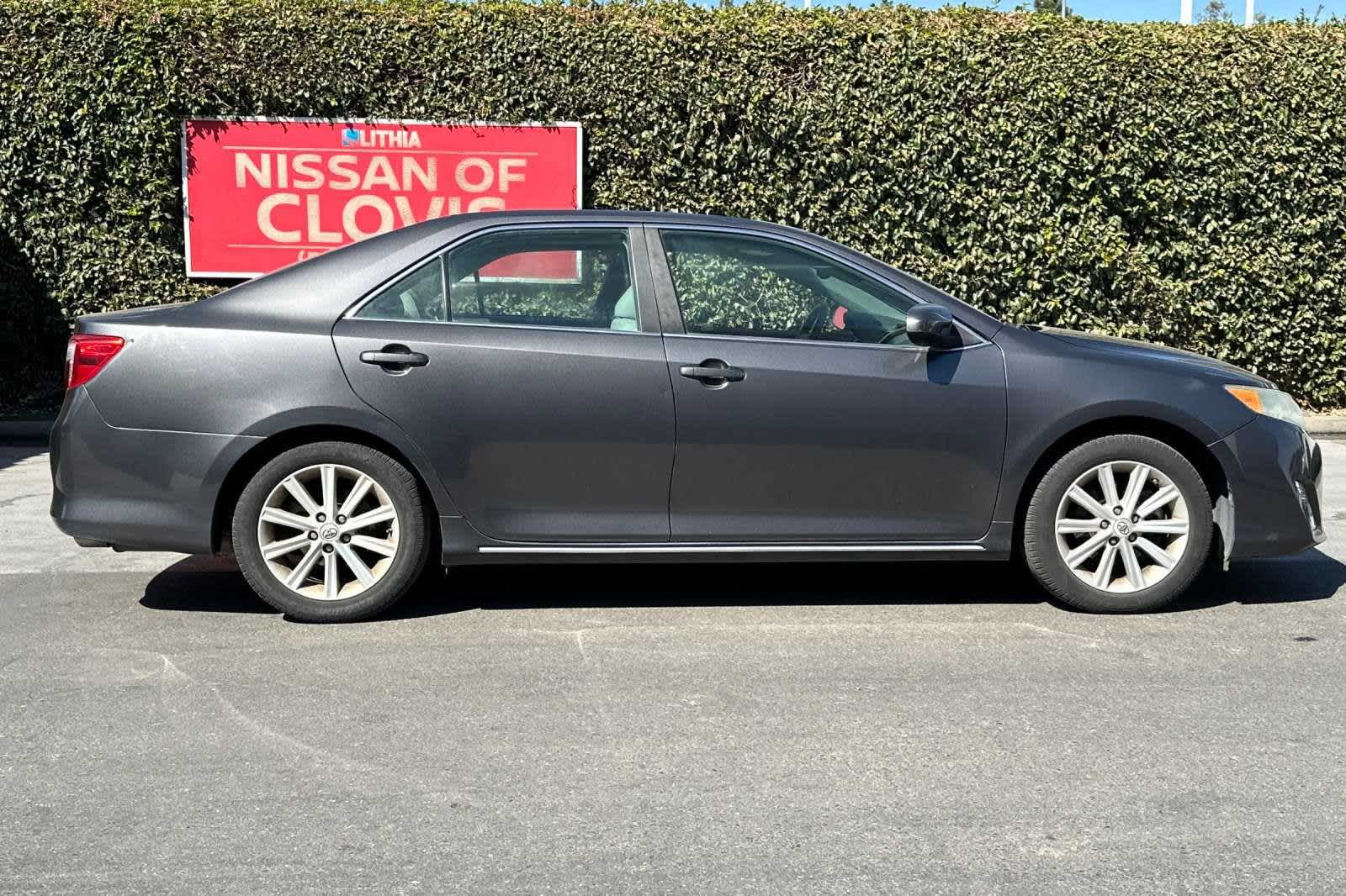 2013 Toyota Camry XLE 9