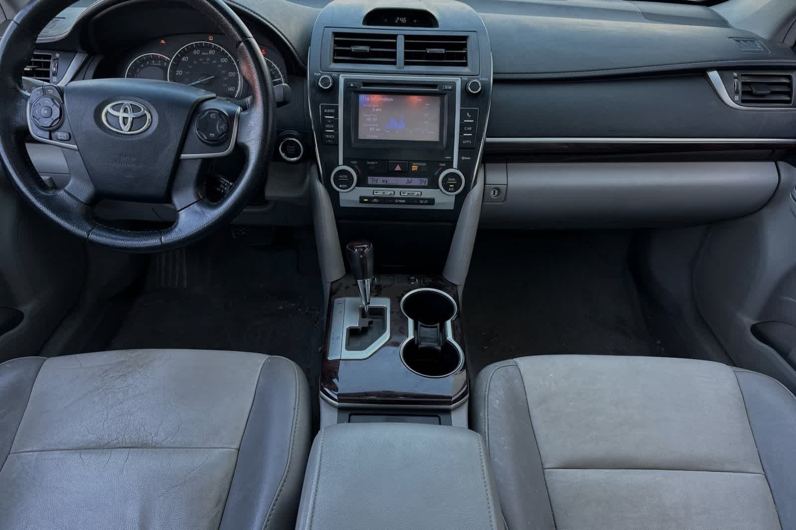 2013 Toyota Camry XLE 4