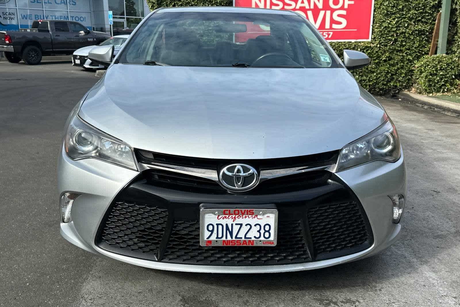 2017 Toyota Camry SE 11