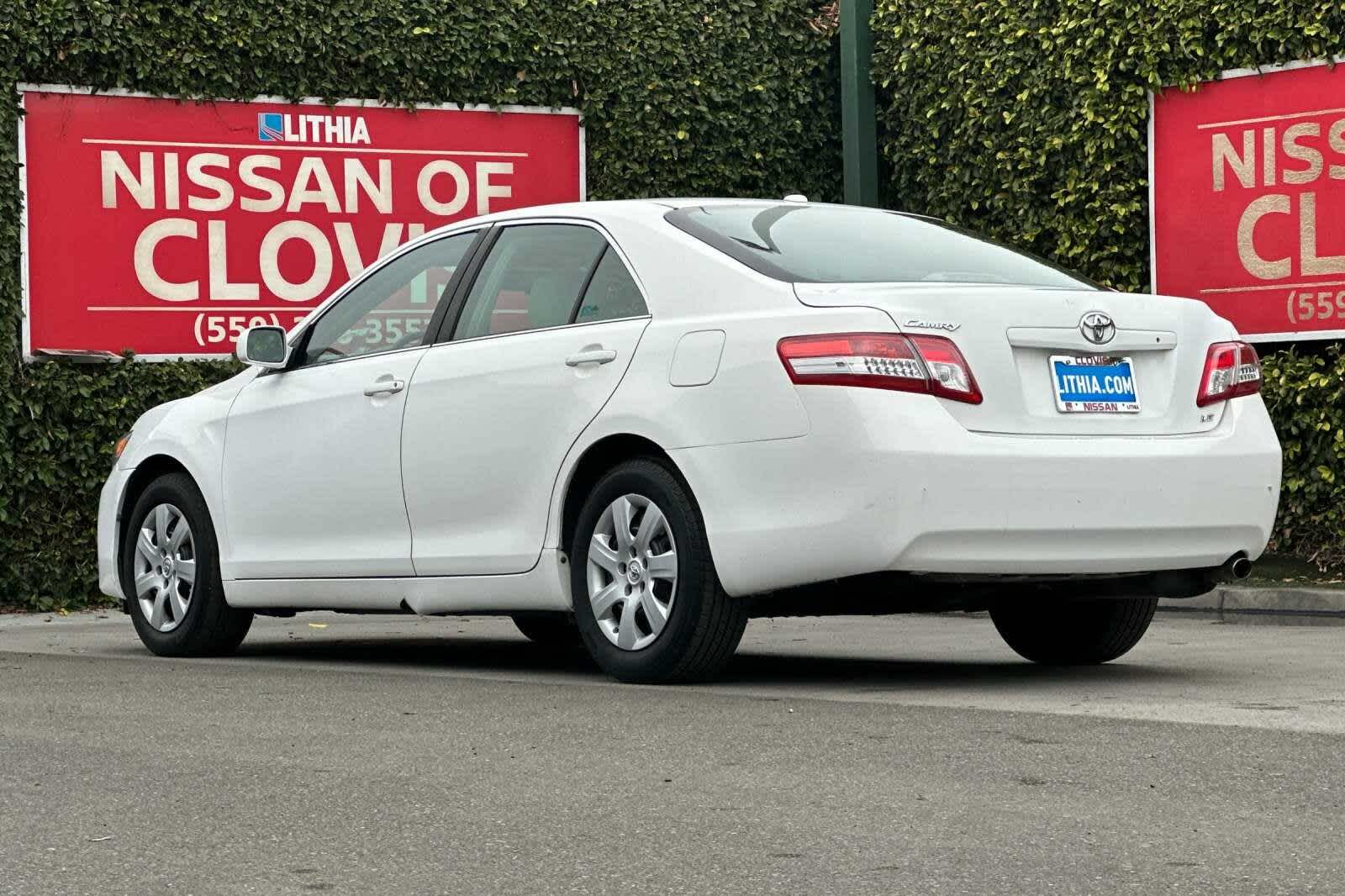 2011 Toyota Camry LE 7