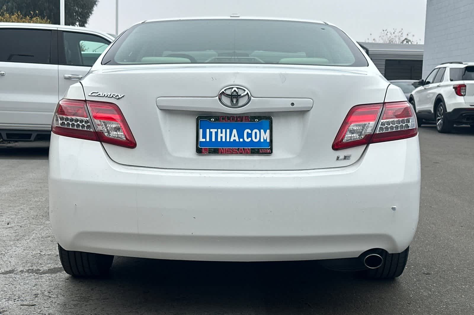 2011 Toyota Camry LE 8